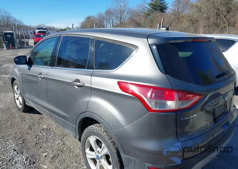 2013 Ford Escape Se z USA, uszkodzony, nr VIN 1FMCU0GXXDUA47552